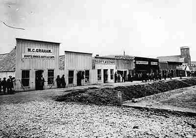 Street scene showing Scutlers Row in Chattanooga, 1864.